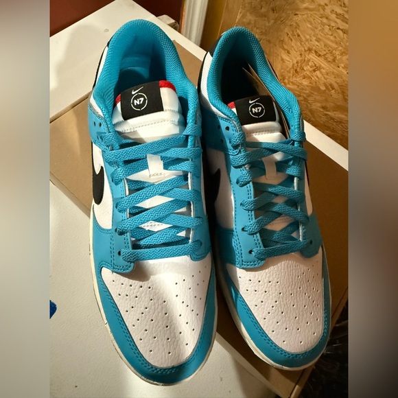 Nike Men's Dunks - Picture 5 of 6